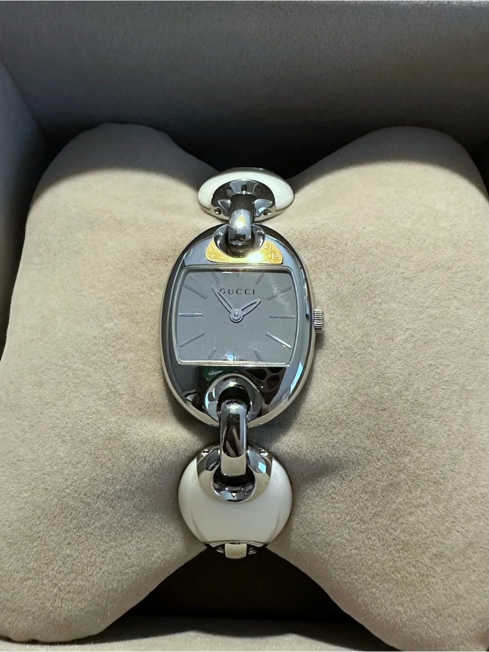 Gucci White Ceramic and Silver Women’s Link Bracelet Watch Excellent condition